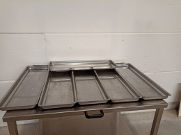 6 s/s steel dishes (820mm x 270mm)